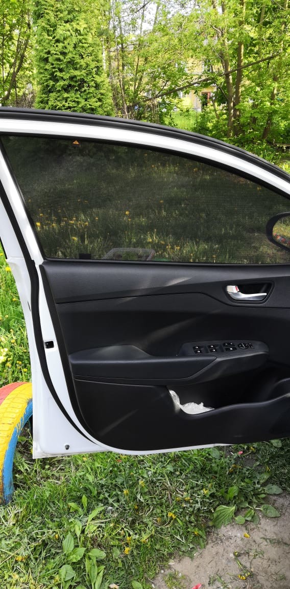  Каркасные автомобильные шторки - Hyundai Solaris (2) (2017-наст.время) Седан Комплект на передние двери PREMIUM - фото